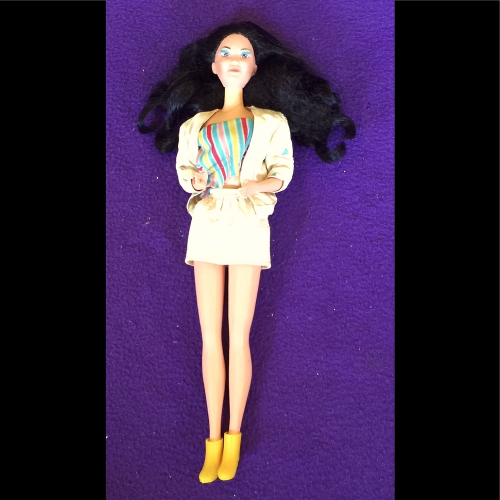 Vintage Collectable Barbie Doll 11’ inches